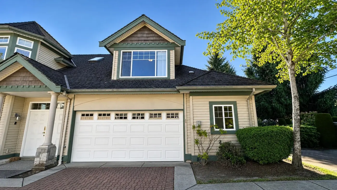 3-bedroom townhouse in Broadmoor — photo 2
