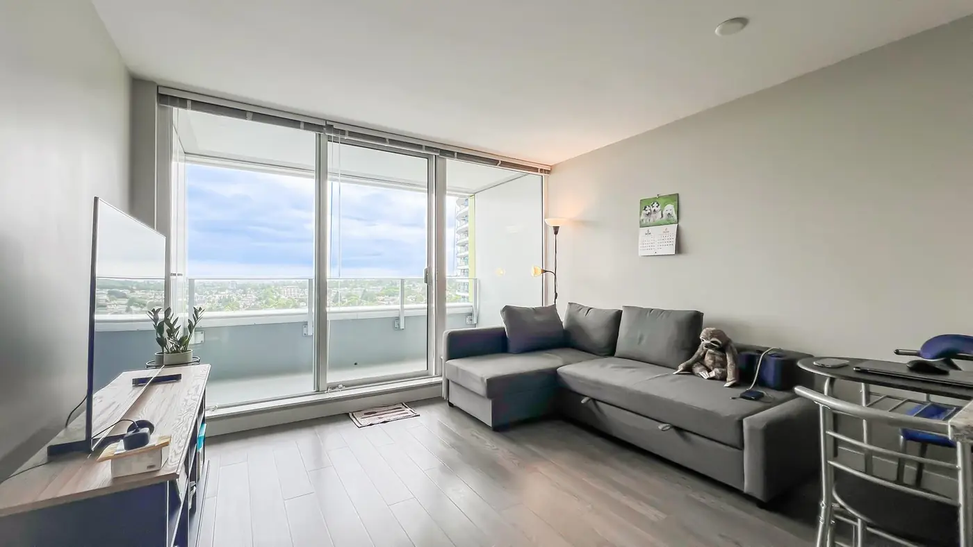 1-bedroom condo in Marpole — photo 2