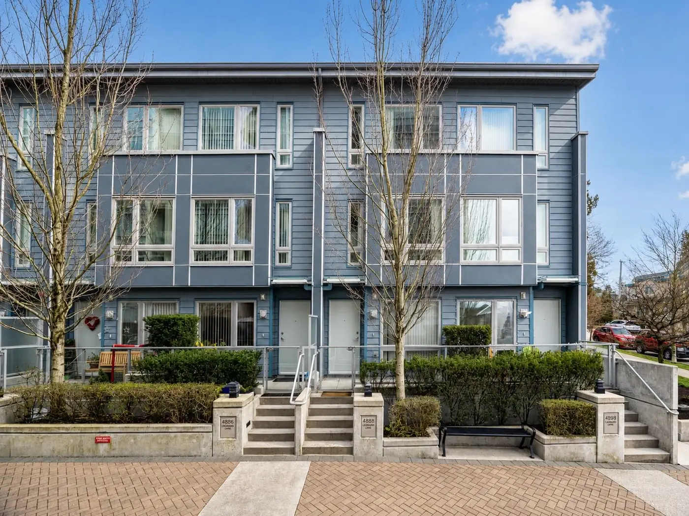 3-bedroom townhouse in Collingwood — photo 2