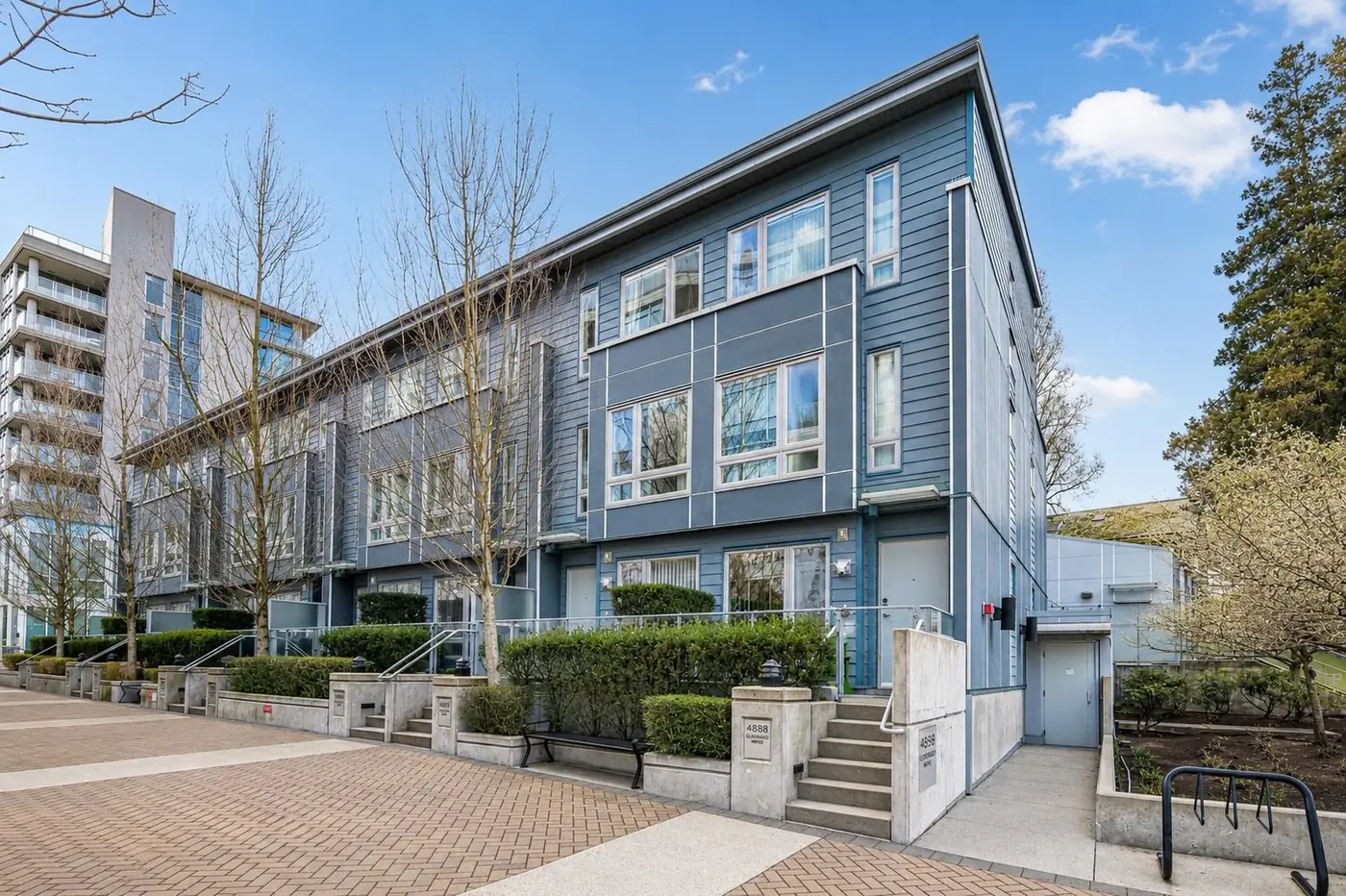 3-bedroom townhouse in Collingwood — photo 3