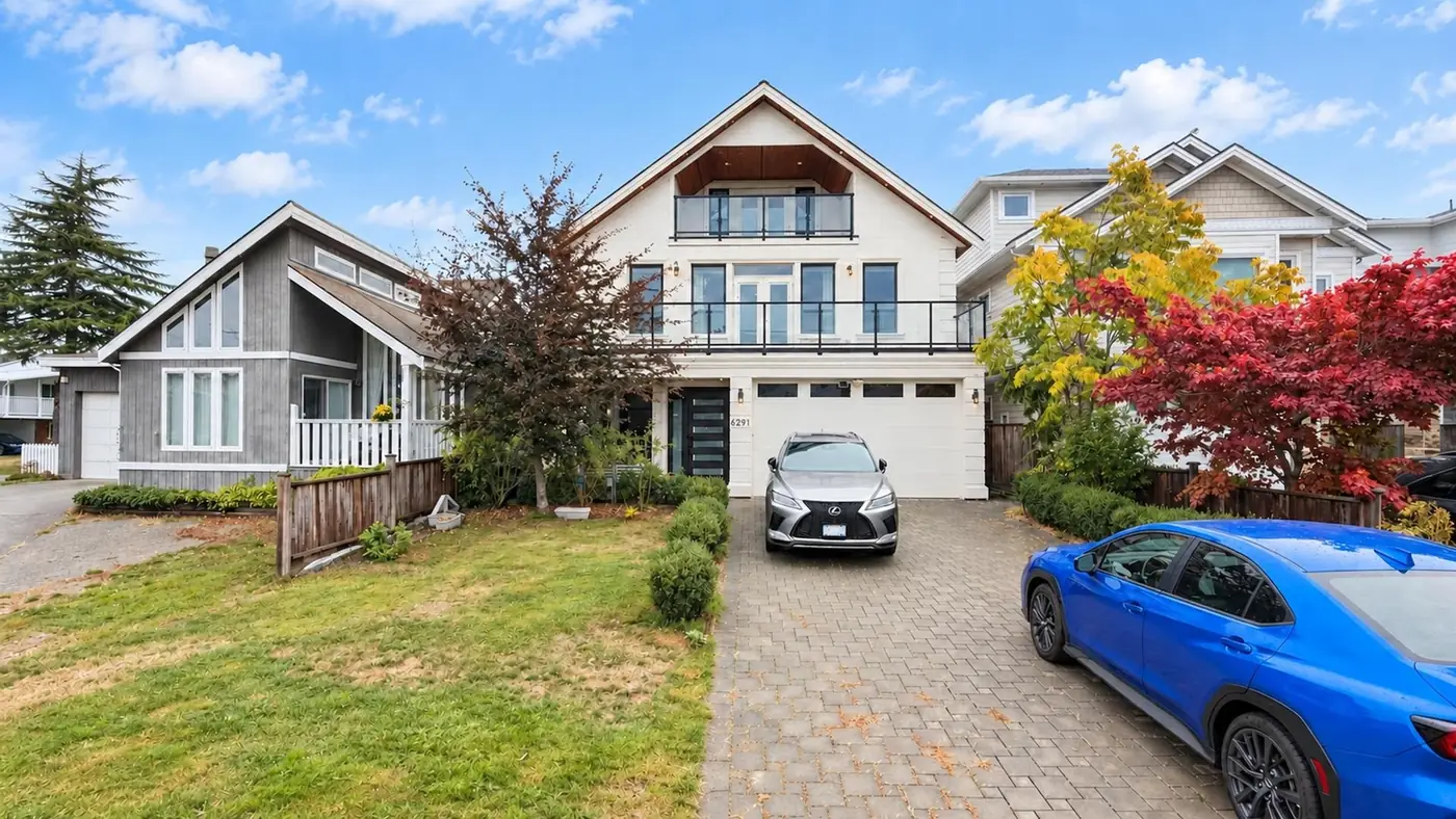 8-bedroom house in Woodwards — photo 1